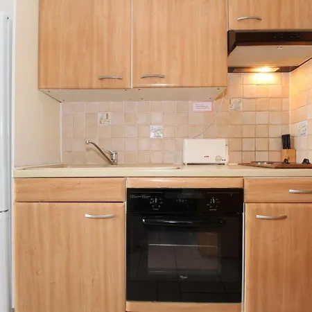 T1 Confortable - Climatise, Proche Des Thermes, Avec Loggia Et Equipements Modernes - Fr-1-553-10 شقة