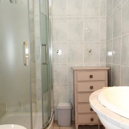 T1 Confortable - Climatise, Proche Des Thermes, Avec Loggia Et Equipements Modernes - Fr-1-553-10 بالاروك ليه بان